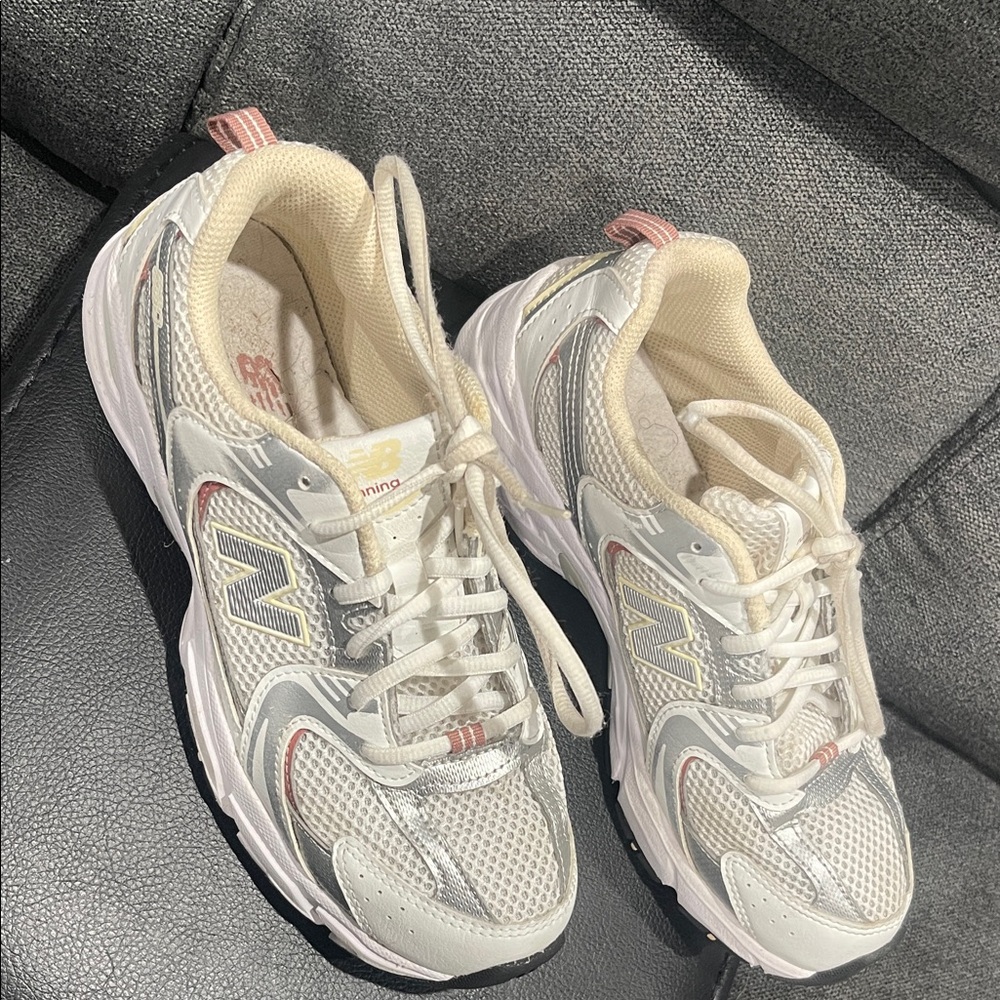 New Balance kids unisex Gray and Cream Sneakers girl boy
